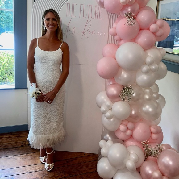 Bought for bridal shower. The lace with the feathers is elegant yet so fun! - Picture 10 of 11